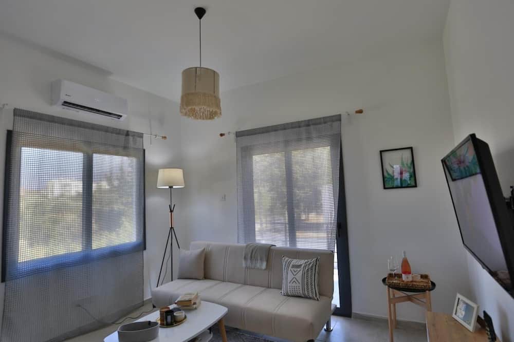 Photo of Livingroom in Kyrenia District