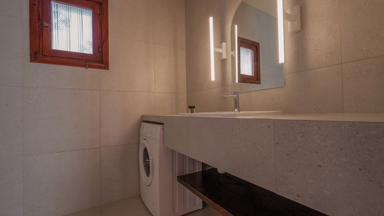 Photo of Bathroom in Kato Akourdalia