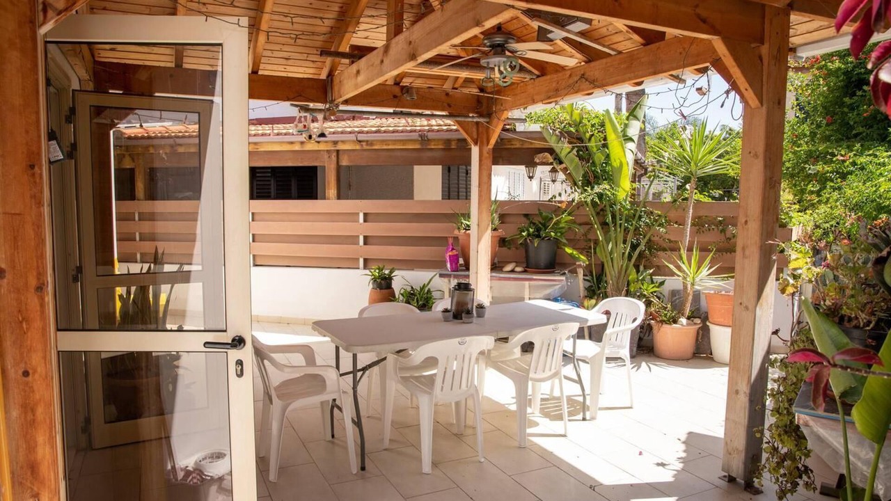 Photo of Outdoor in Meneou