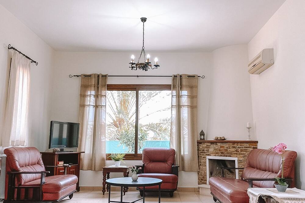 Photo of Livingroom in Prodromi