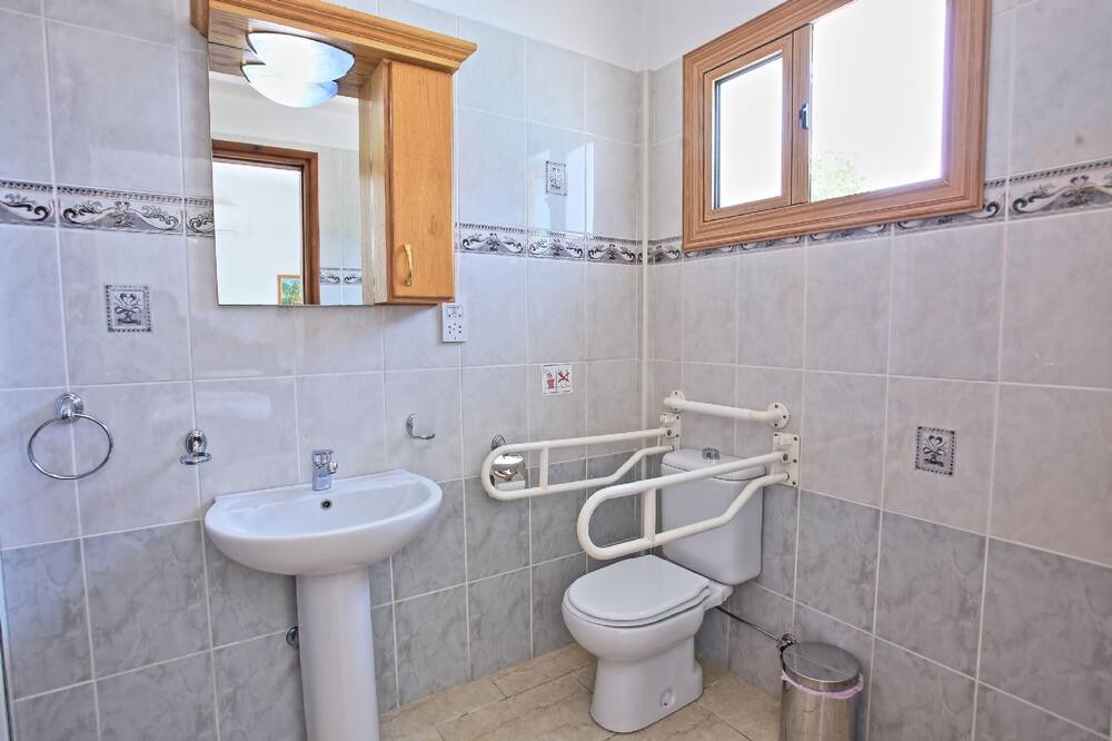 Photo of Bathroom in Ayia Marina Chrysochous