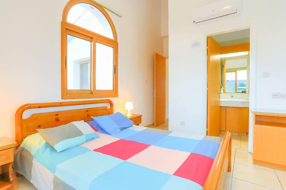 Photo of Bedroom in Latchi