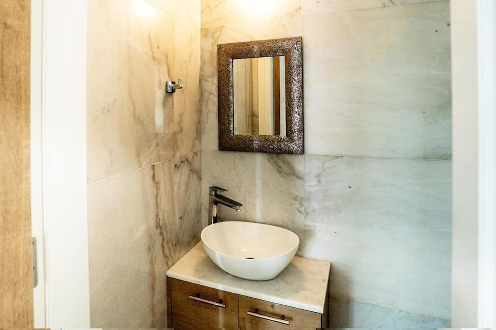 Photo of Bathroom in Emba