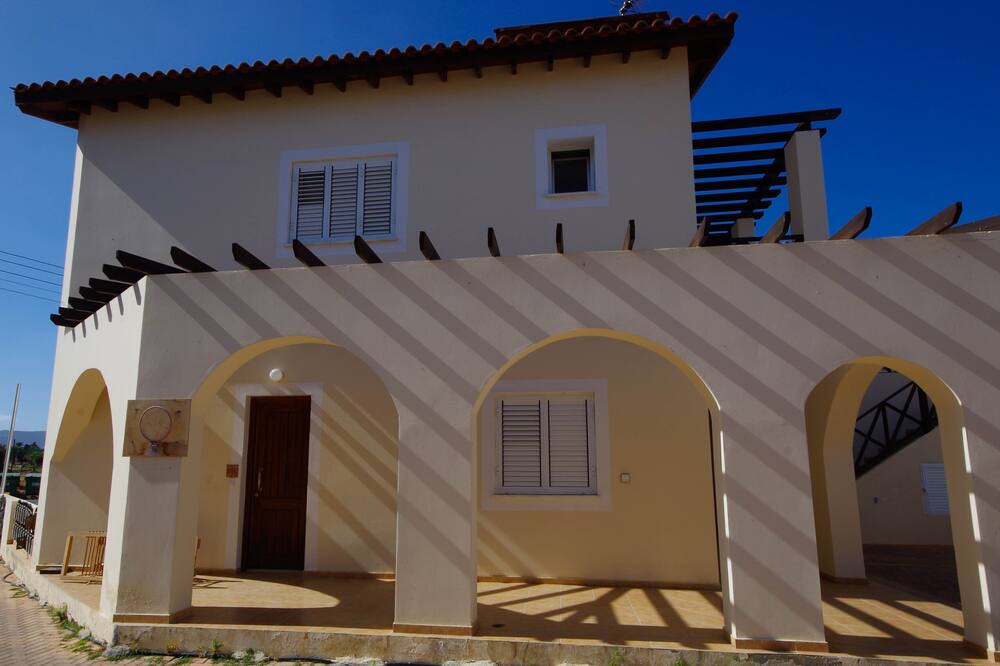 Photo of Outdoor in Latsi