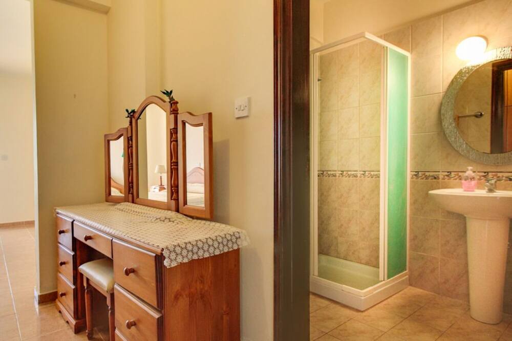 Photo of Bathroom in Polis