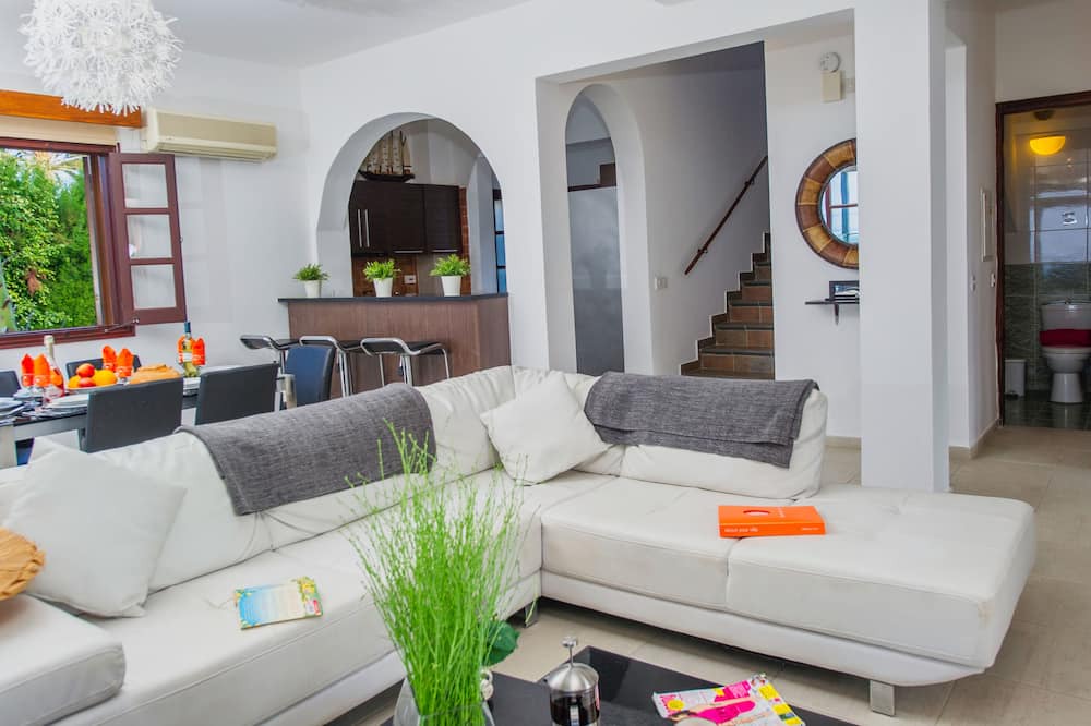 Photo of Livingroom in Argaka