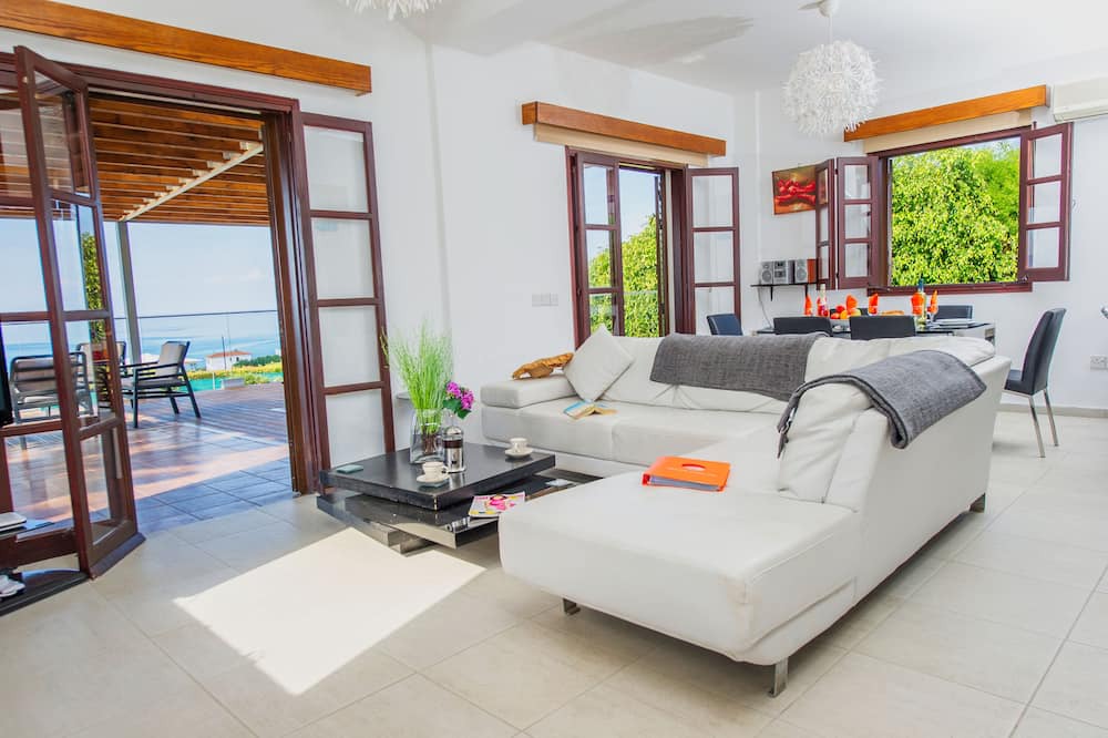 Photo of Livingroom in Argaka