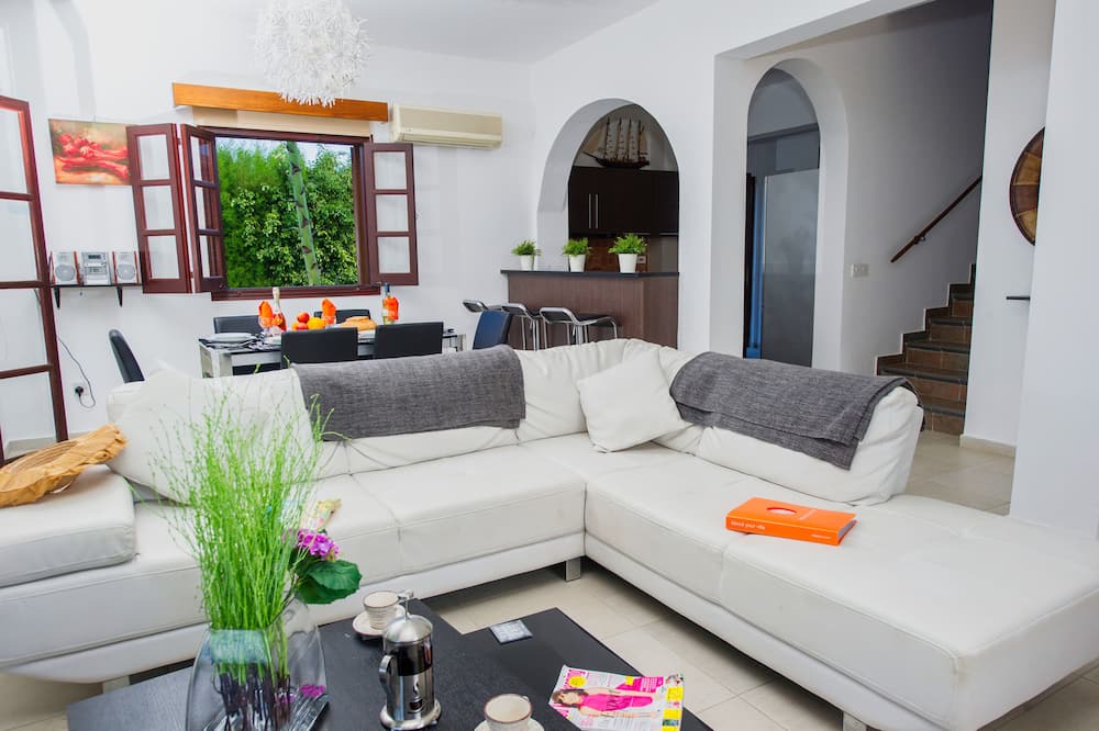 Photo of Livingroom in Argaka