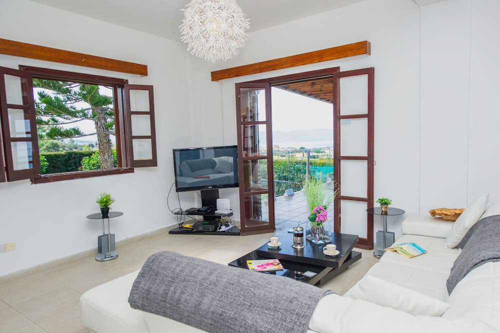 Photo of Livingroom in Argaka