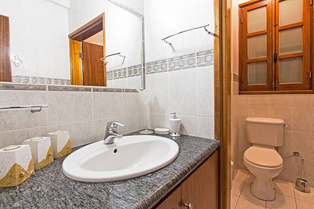Photo of Bathroom in Peristerona