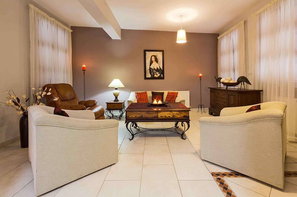 Photo of Livingroom in Peristerona