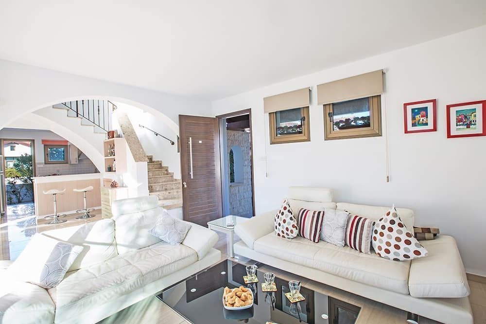 Photo of Livingroom in Ayia Thekla