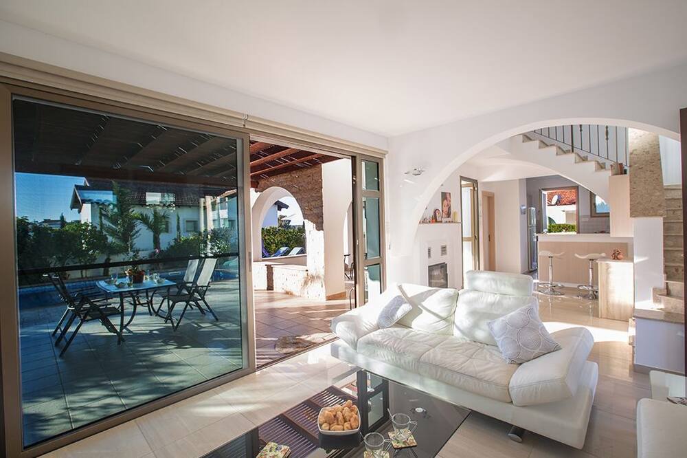 Photo of Livingroom in Ayia Thekla