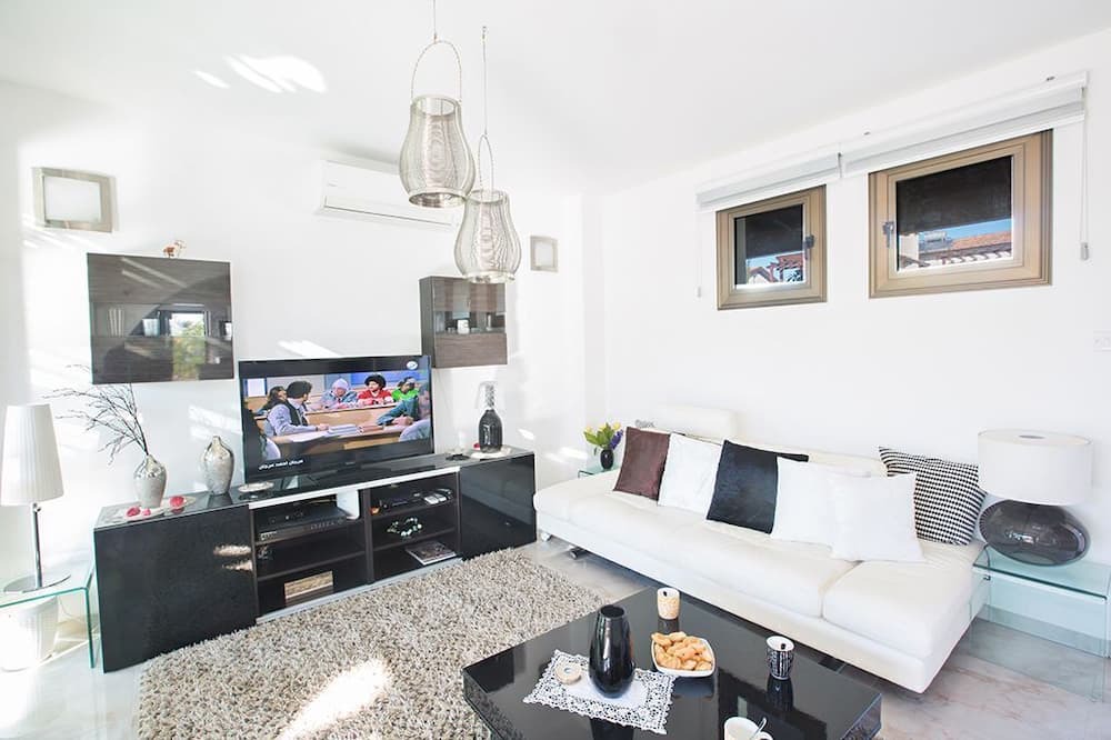 Photo of Livingroom in Ayia Thekla