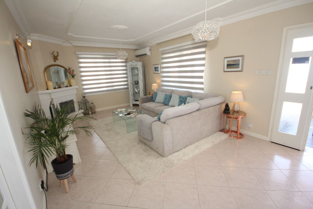 Photo of Livingroom in Kyrenia District