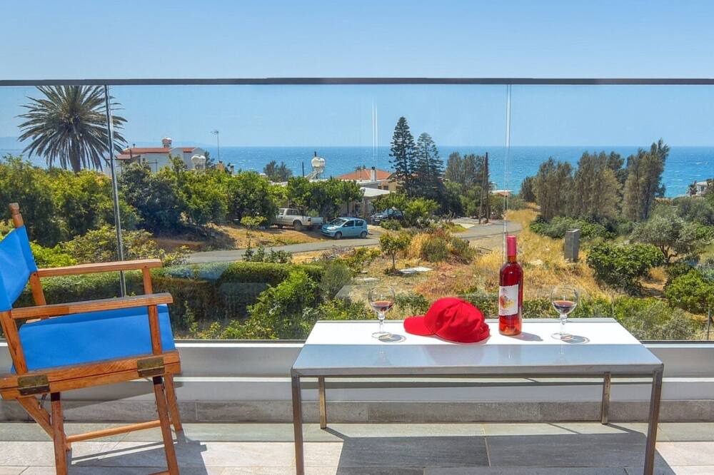 Photo of Patio Balcony in Pomos