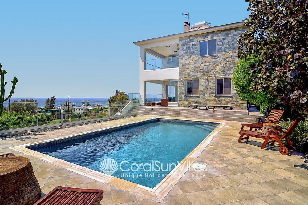Photo of Outdoor in Pomos