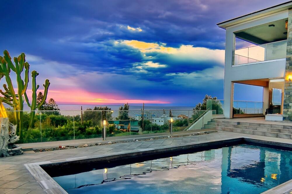 Photo of Outdoor in Pomos