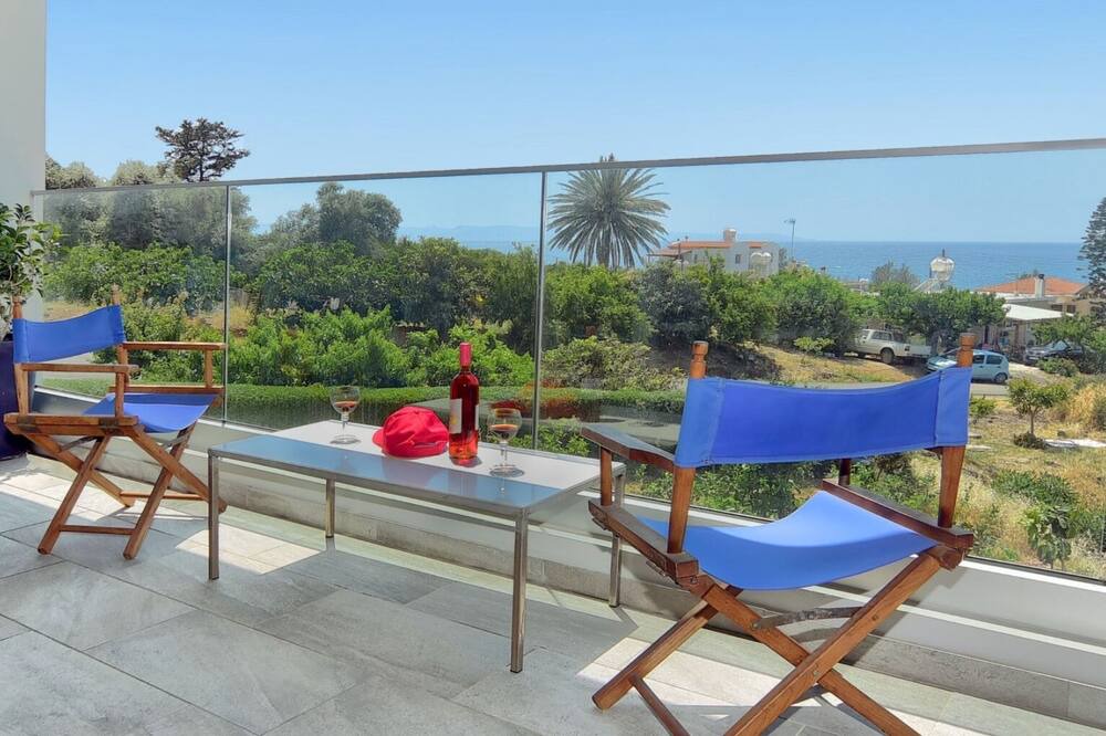 Photo of Patio Balcony in Pomos