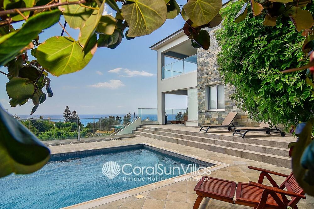 Photo of Outdoor in Pomos