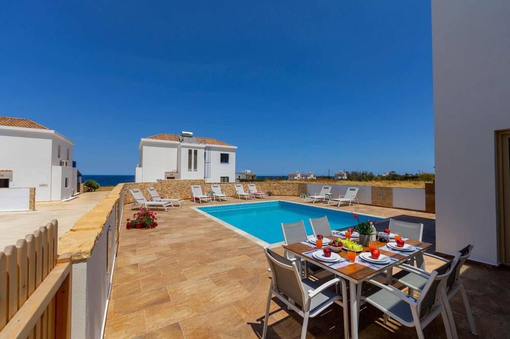Photo of Outdoor in Pomos