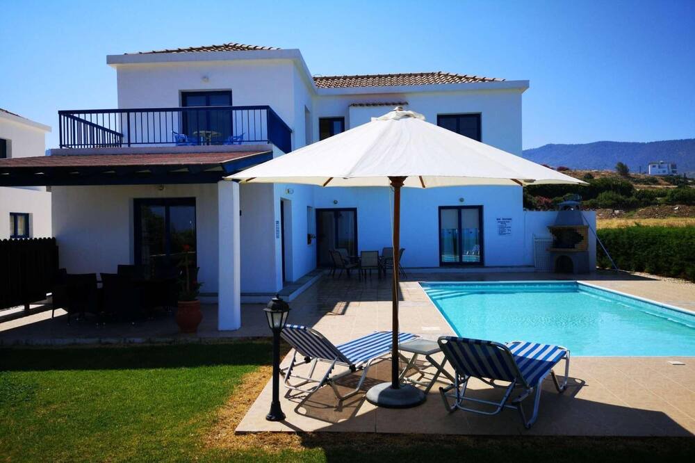 Photo of Outdoor in Pomos