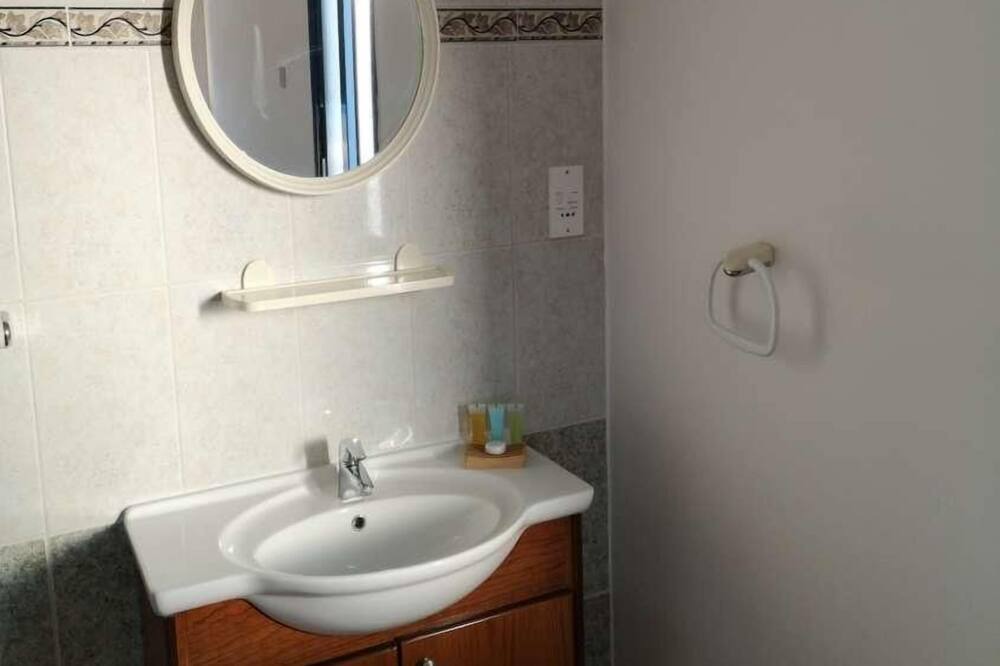 Photo of Bathroom in Pomos