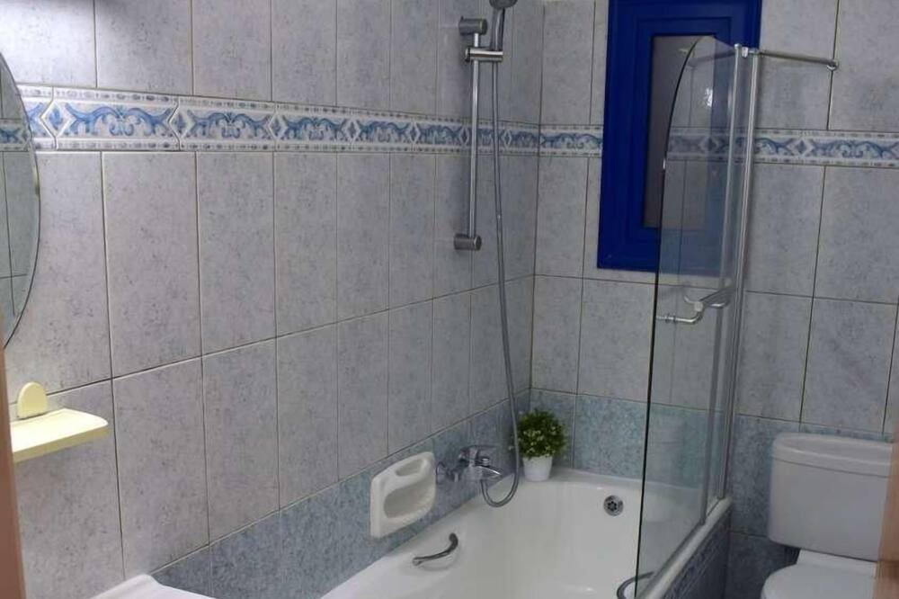 Photo of Bathroom in Pomos