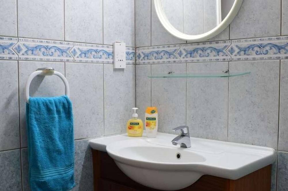 Photo of Bathroom in Pomos