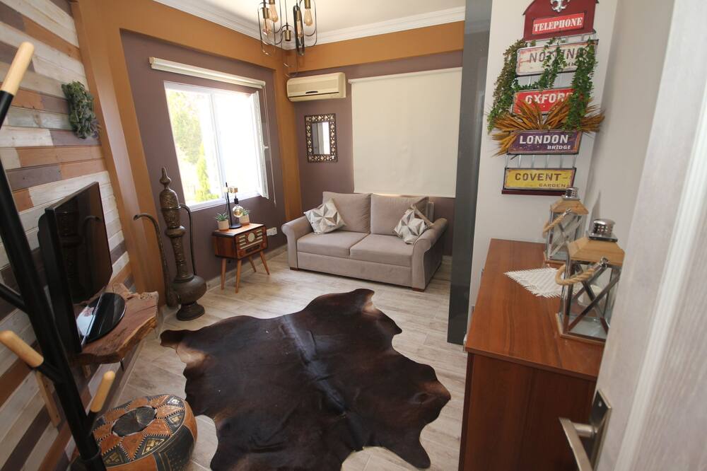Photo of Livingroom in Kyrenia