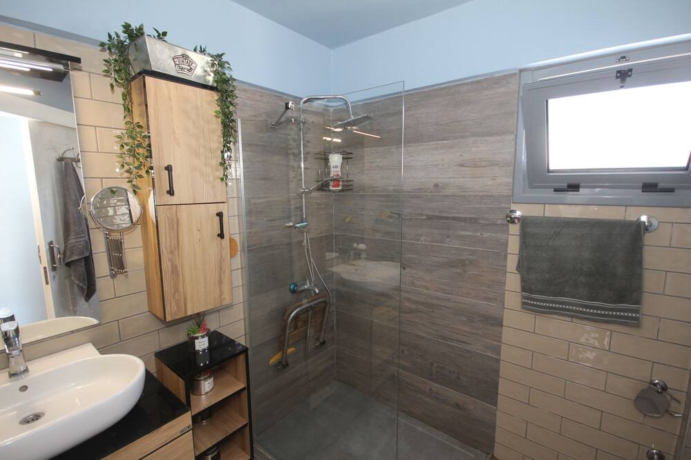 Photo of Bathroom in Kyrenia