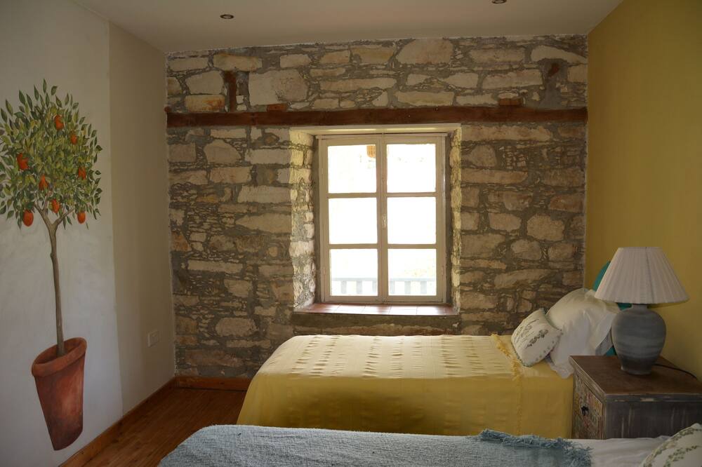 Photo of Bedroom in Vasa Koilaniou