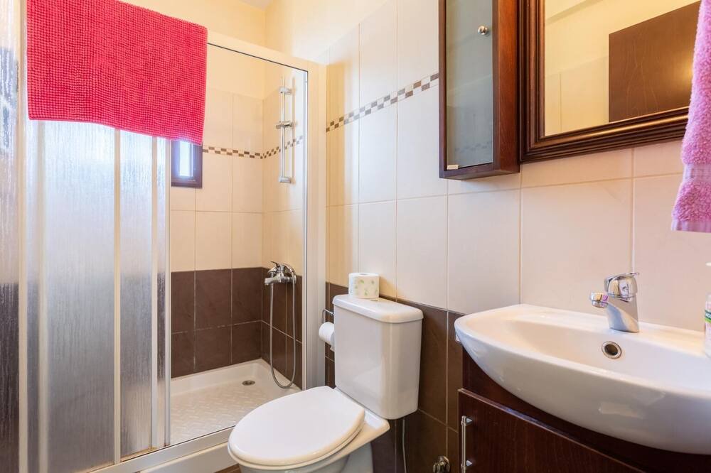 Photo of Bathroom in Pomos