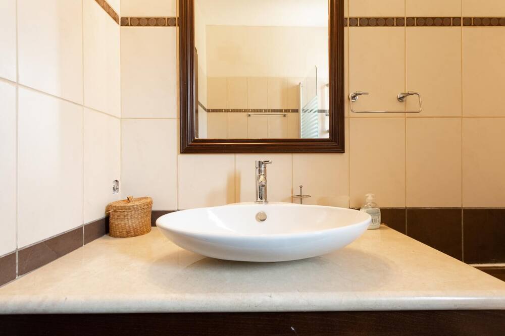 Photo of Bathroom in Pomos