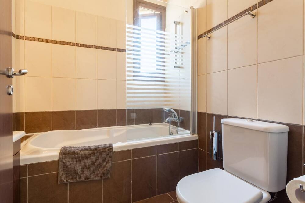 Photo of Bathroom in Pomos