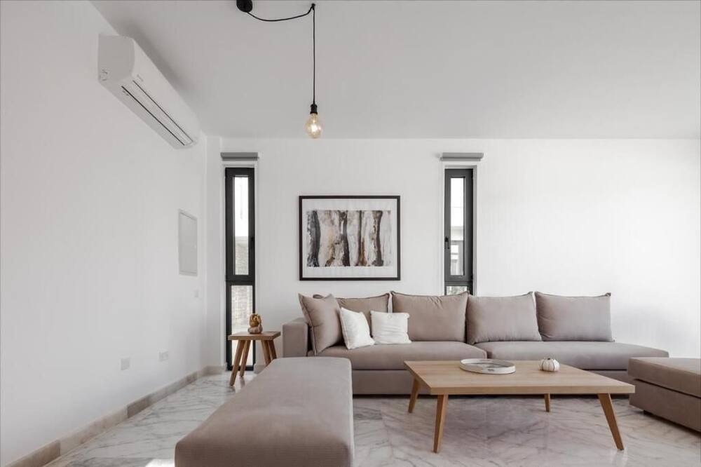 Photo of Livingroom in Emba