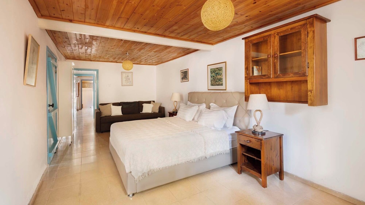 Photo of Bedroom in Pentakomo