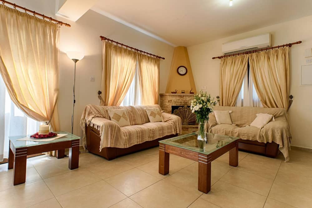 Photo of Livingroom in Argaka