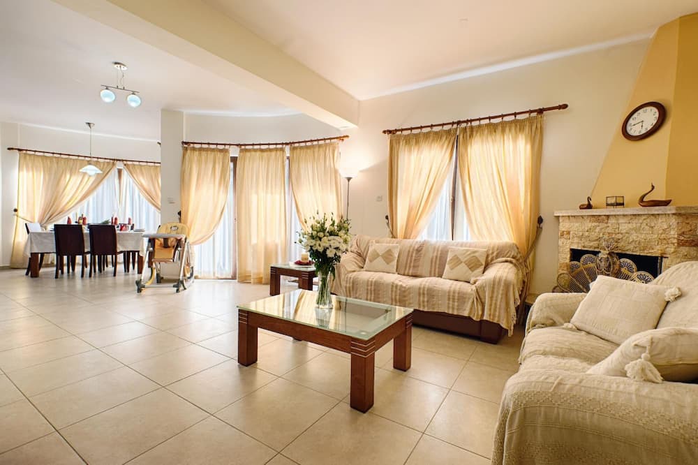 Photo of Livingroom in Argaka