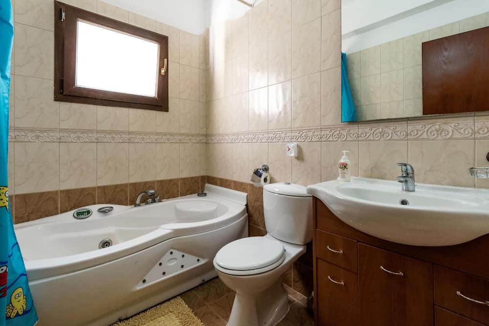 Photo of Bathroom in Argaka