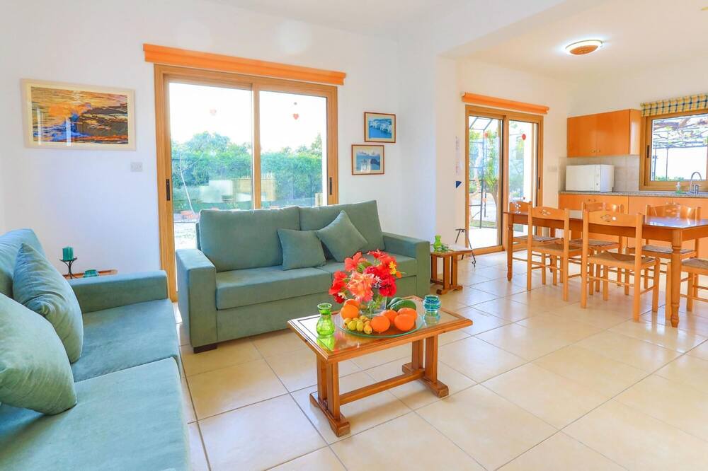 Photo of Livingroom in Latchi