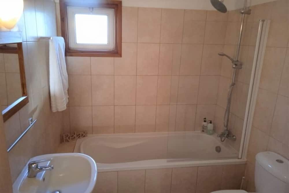 Photo of Bathroom in Skarinou