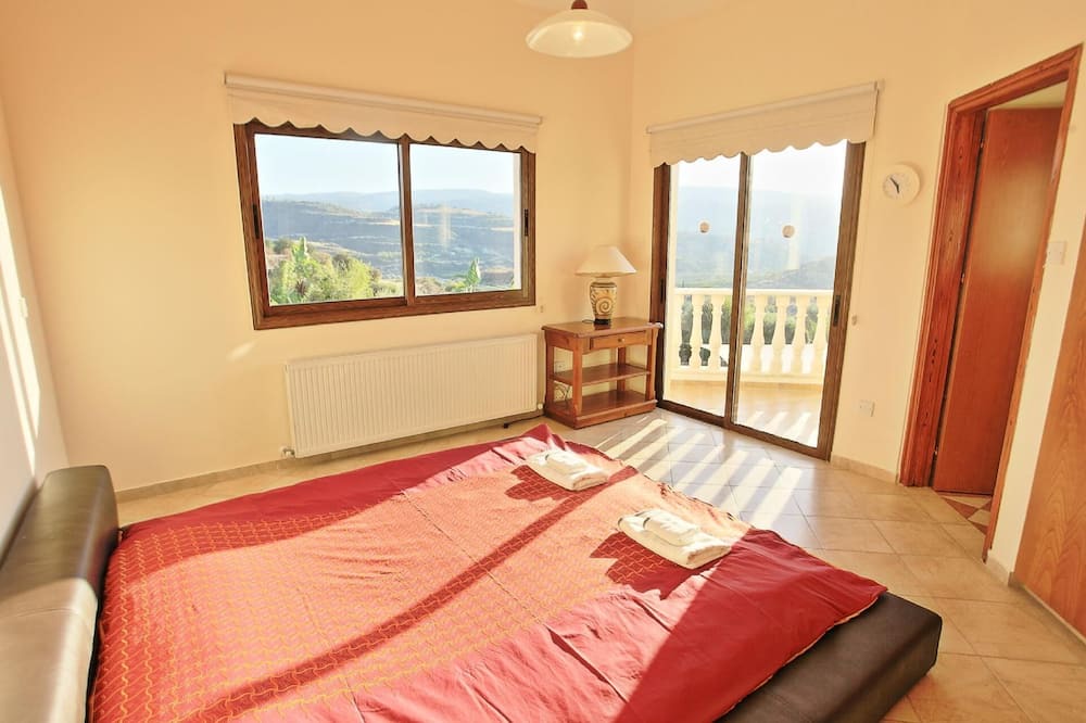Photo of Bedroom in Pano Arodhes