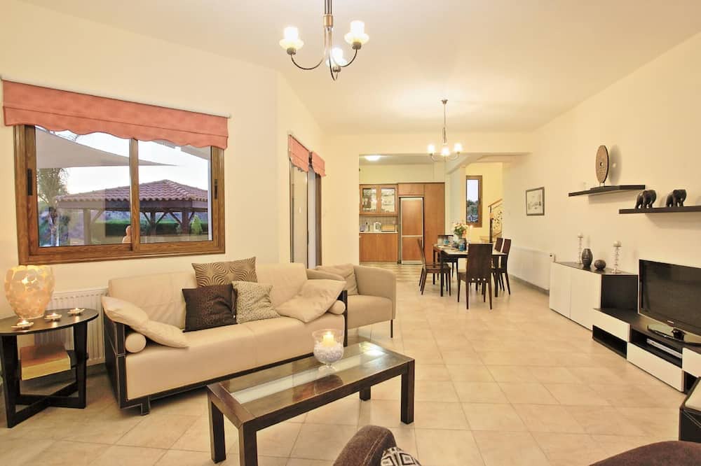 Photo of Livingroom in Pano Arodhes