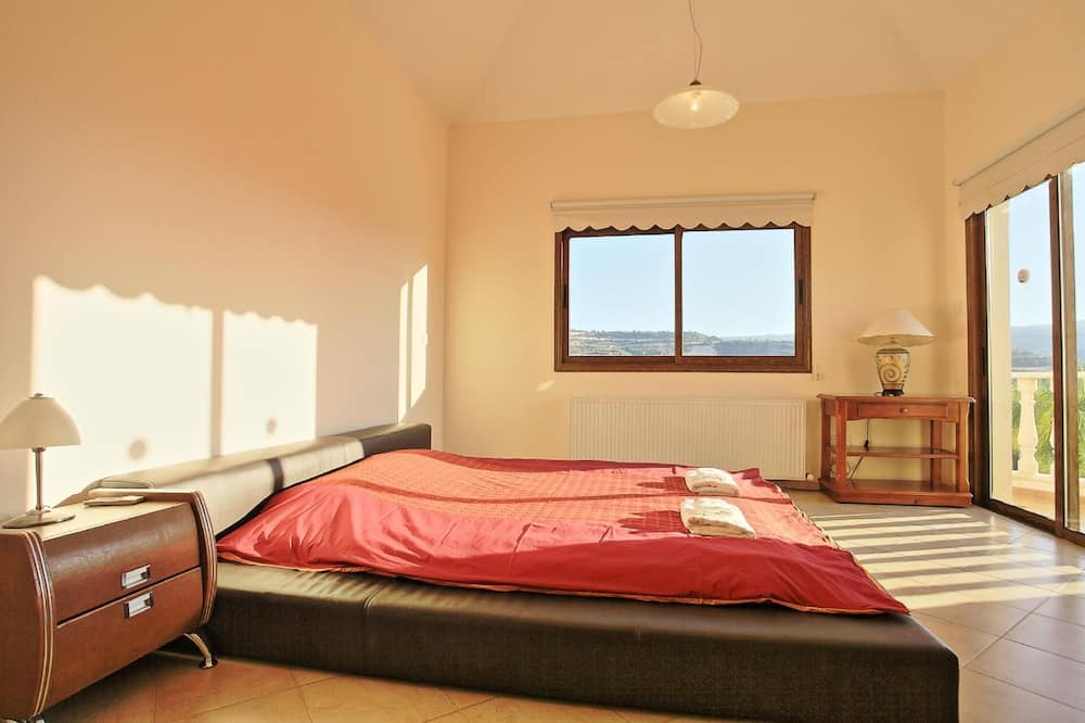 Photo of Bedroom in Pano Arodhes