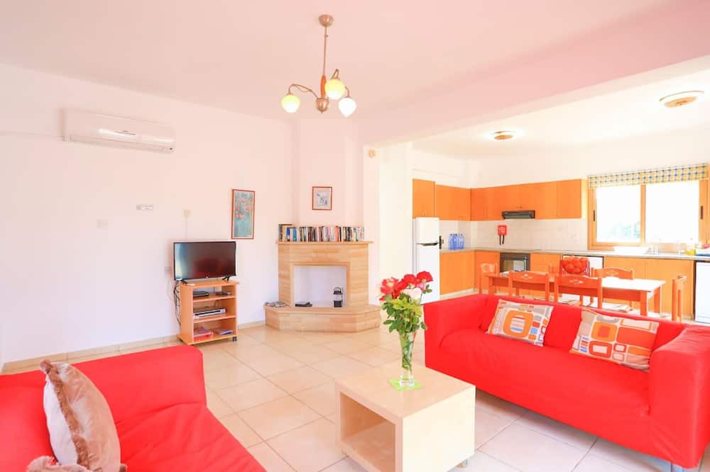 Photo of Livingroom in Latchi