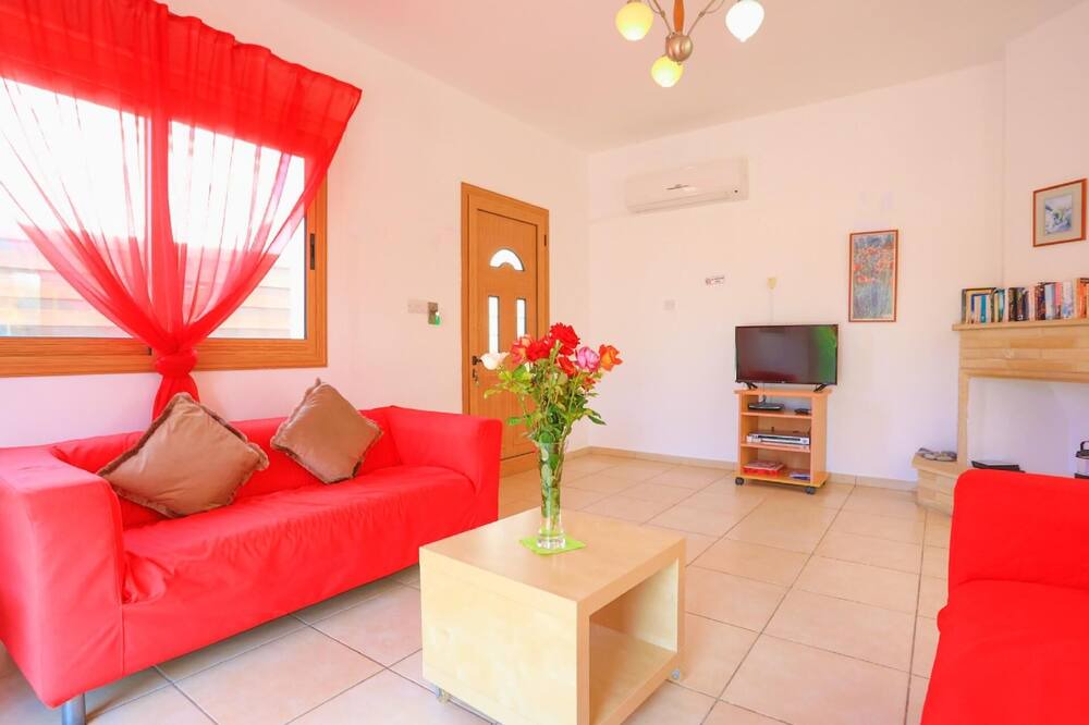 Photo of Livingroom in Latchi
