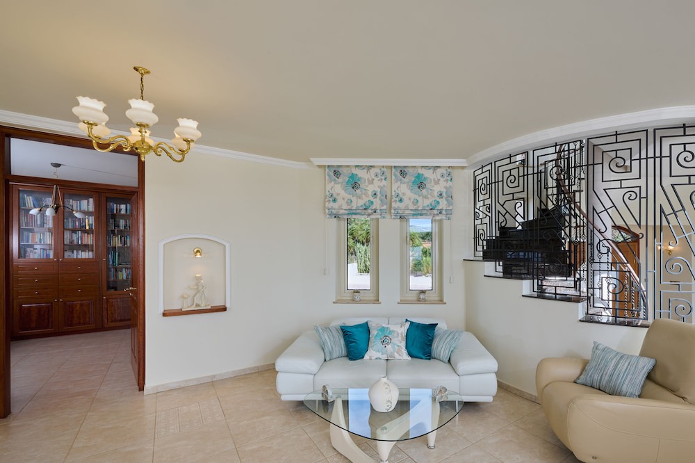 Photo of Livingroom in Tala