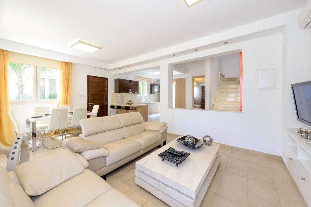 Photo of Livingroom in Pernera