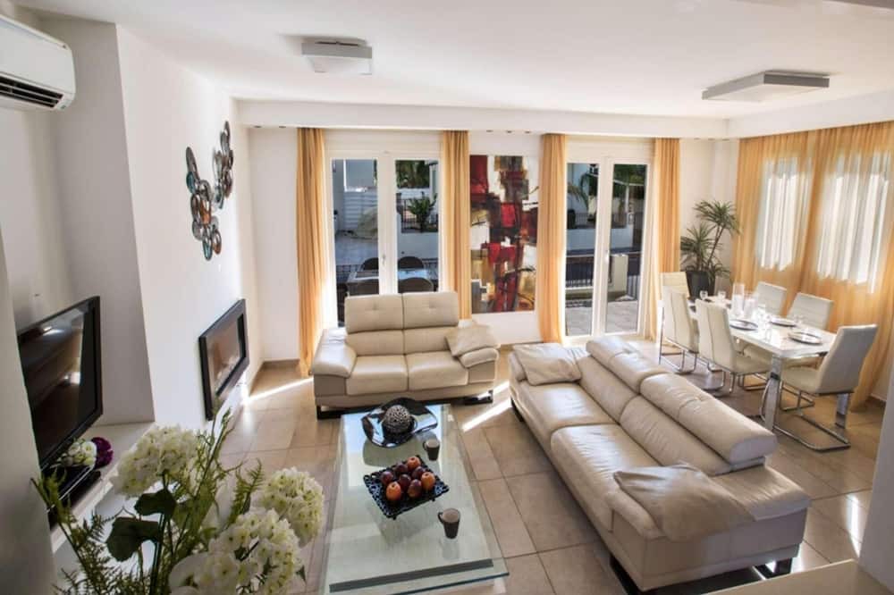 Photo of Livingroom in Pernera